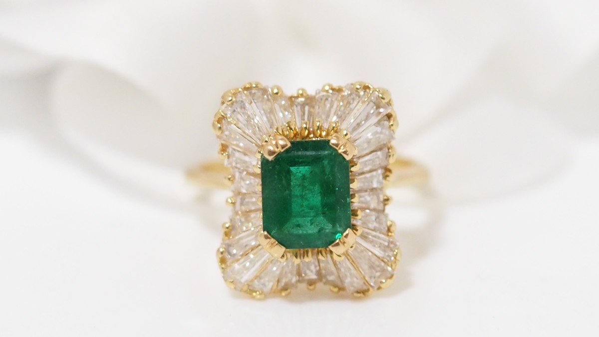 Skirt Ring In Yellow Gold, Emerald And Baguette Diamonds