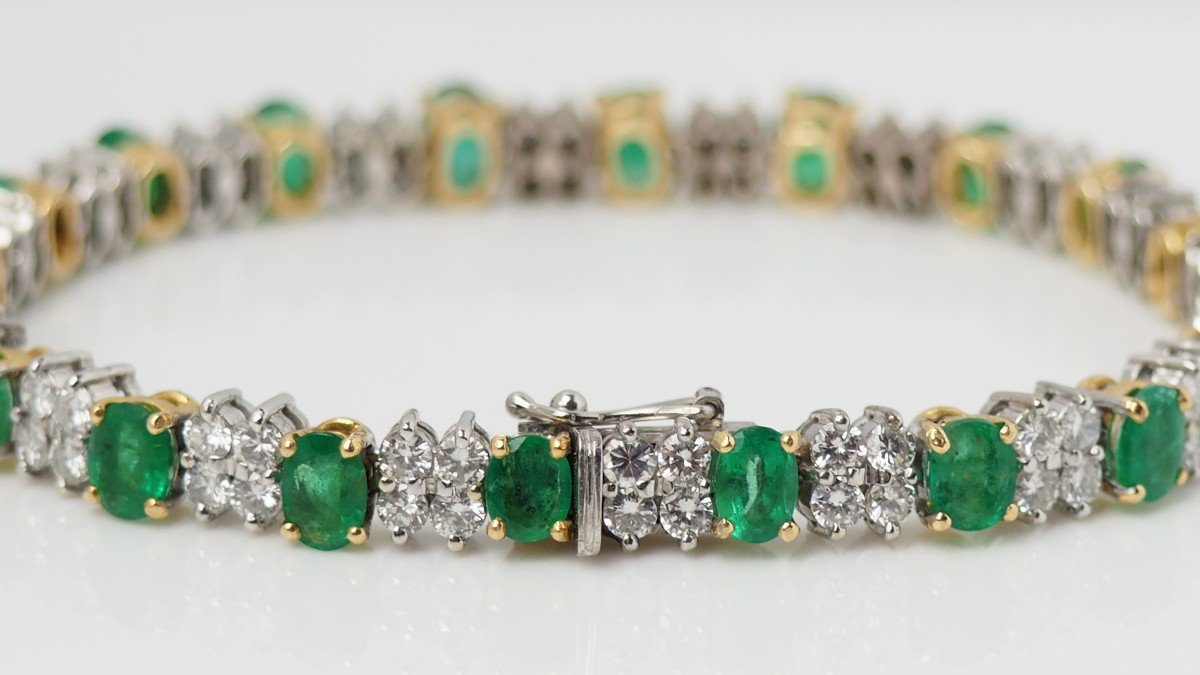 Rivière Bracelet In White And Yellow Gold, Oval Emeralds And Diamonds-photo-2