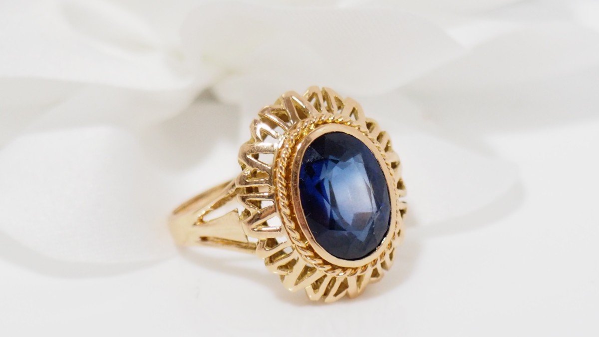 Vintage Ring In Yellow Gold And Synthetic Sapphire-photo-3