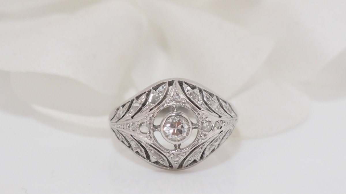 Dome Ring In White Gold And Platinum Set With Roses-photo-2