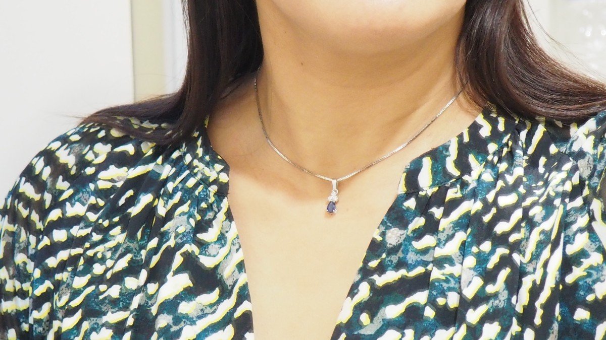Collier Pendentif En Or Blanc, Saphir Et Diamants-photo-4