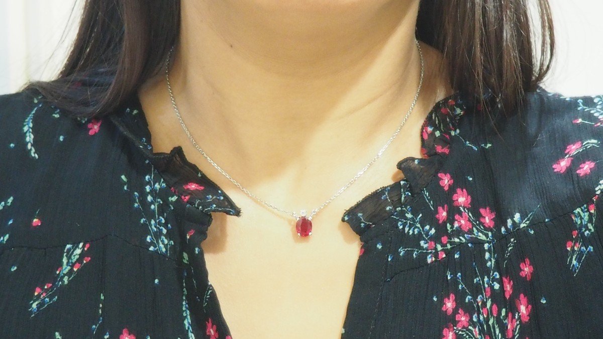 Necklace In White Gold, Oval Ruby And Diamond-photo-1