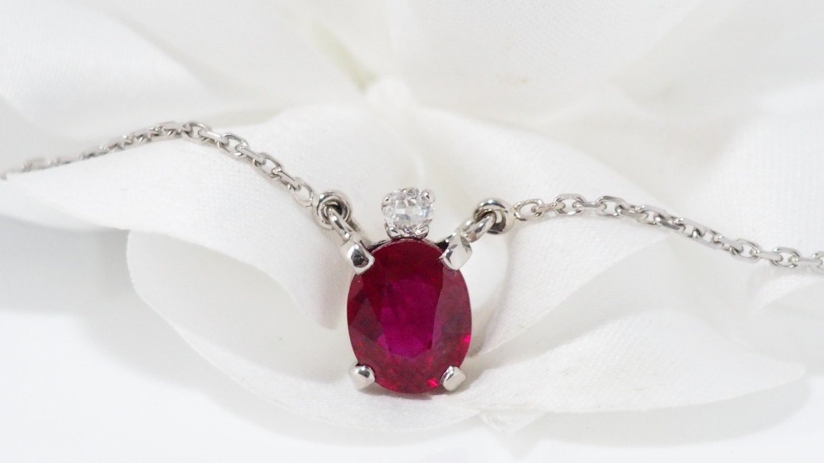 Necklace In White Gold, Oval Ruby And Diamond-photo-3