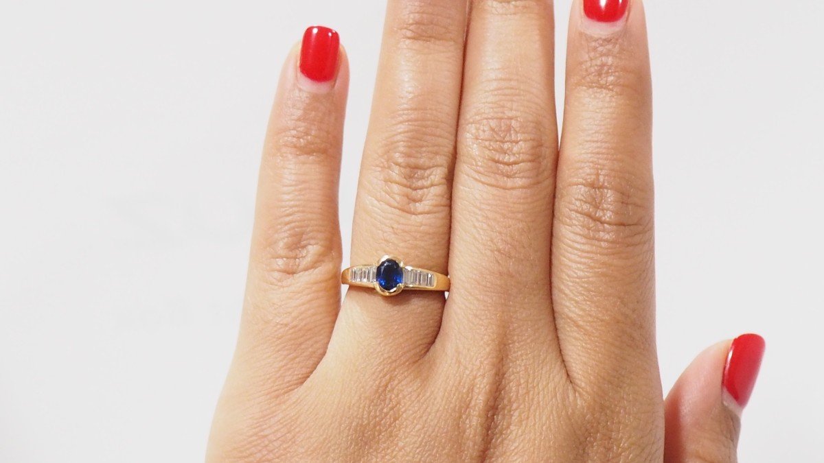 Ring In Yellow Gold Oval Sapphire And Diamonds-photo-3
