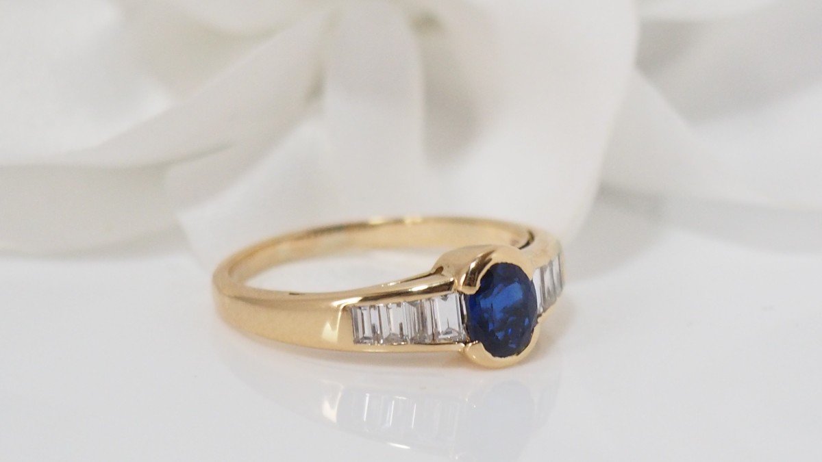 Ring In Yellow Gold Oval Sapphire And Diamonds-photo-4