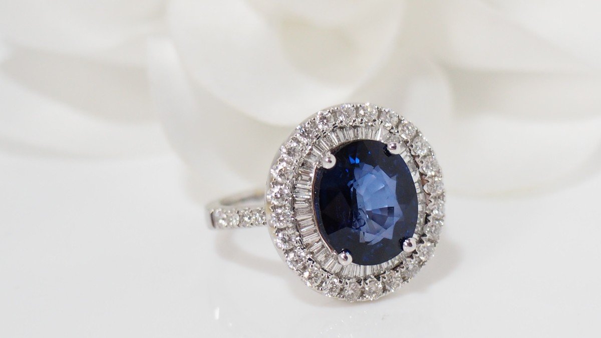 Bague Pompadour En Or Blanc, Saphir Ovale Et Diamants-photo-2