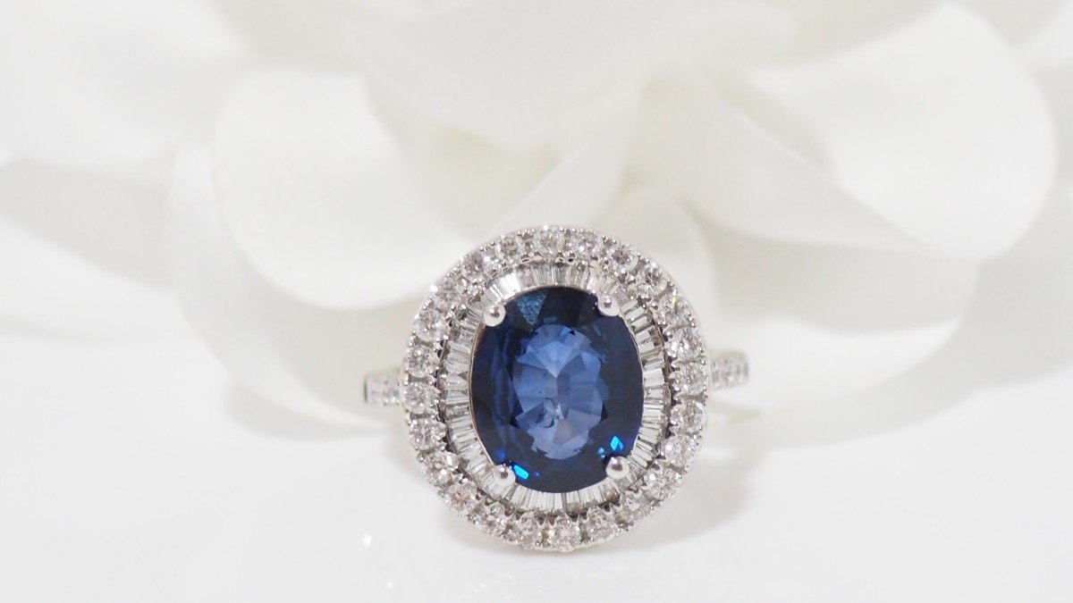 Bague Pompadour En Or Blanc, Saphir Ovale Et Diamants-photo-3