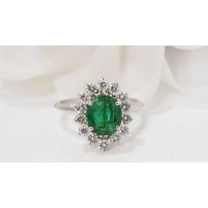 Daisy Ring In White Gold; Emerald And Diamonds