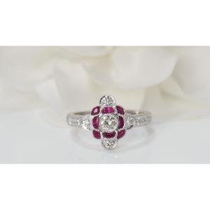 Bague En Or Blanc, Rubis Calibrés Et Diamants