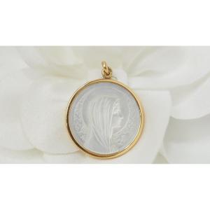 Pendnetif Virgin Medal In Yellow Gold And Mother-of-pearl