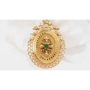 Photo Holder Pendant In Yellow Gold And Emerald
