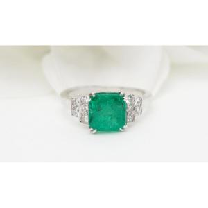 Ring In White Gold, Certified Colombian Emerald And Diamonds