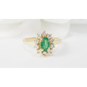 Bague Entourage En Or Jaune, émeraude Et Diamants