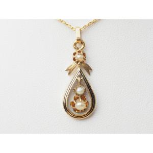 Pendentif Napoleon III en or jaune, perles fines et émail noir 