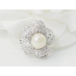 Flower Ring In White Gold, Cultured Pearl And Diamonds 