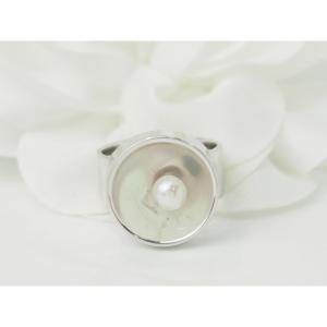 White Gold And Cultured Pearl Ring