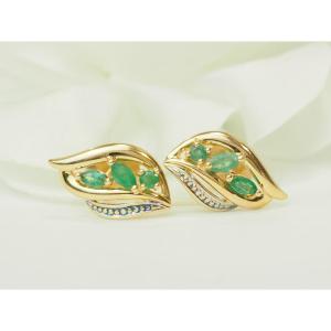 Boucles d'oreilles vintage en or jaune 18 carats et émeraudes naturelles