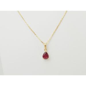 1.76 Carat Natural Ruby Pendant In Yellow Gold