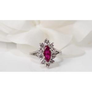 Bague Entourage, Rubis Navette Et Diamants