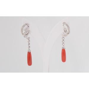 Dangling Earrings In White Gold, Diamonds And Coral