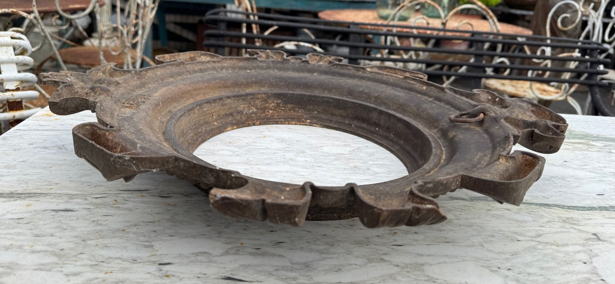 19th Century Cast Iron Bull's Eye-photo-4