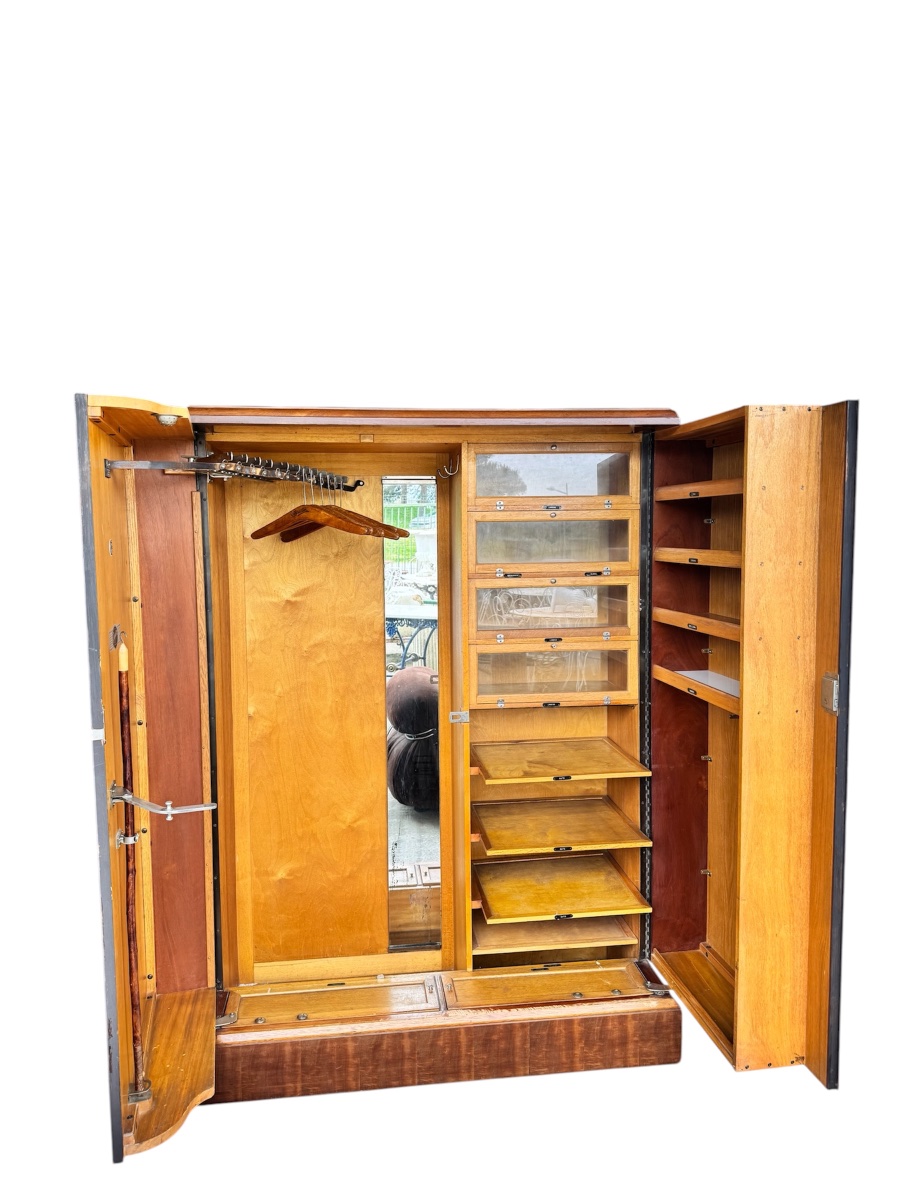 Compactom English Officer's Cabinet