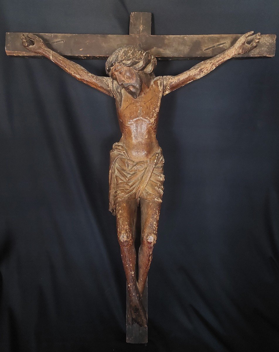 GRAND CHRIST EN CROIX POLYCHROME. CRUCIFIX EN BOIS  Fin XVe Siècle.  France