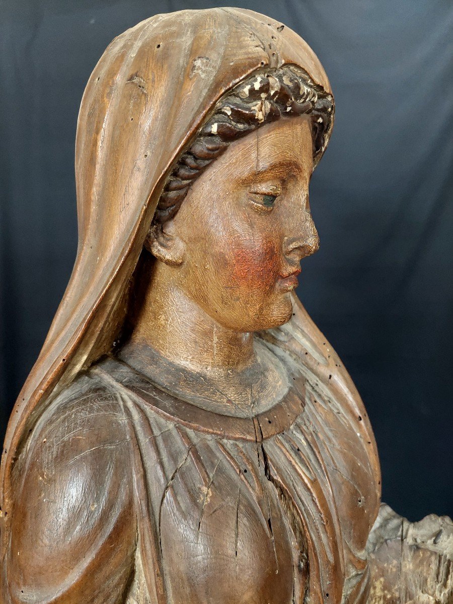 Grande statue en bois partiellement polychrome d'une Vierge. Travail français autour de 1800 -photo-1