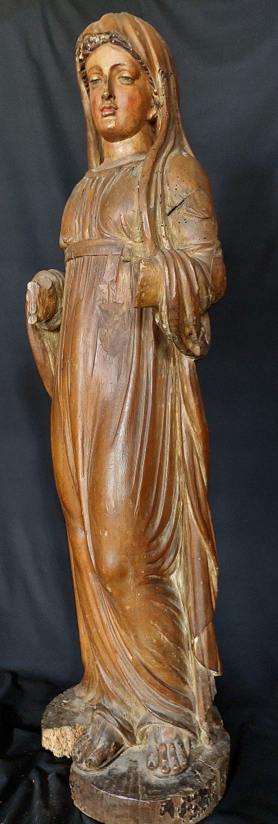 Grande statue en bois partiellement polychrome d'une Vierge. Travail français autour de 1800 