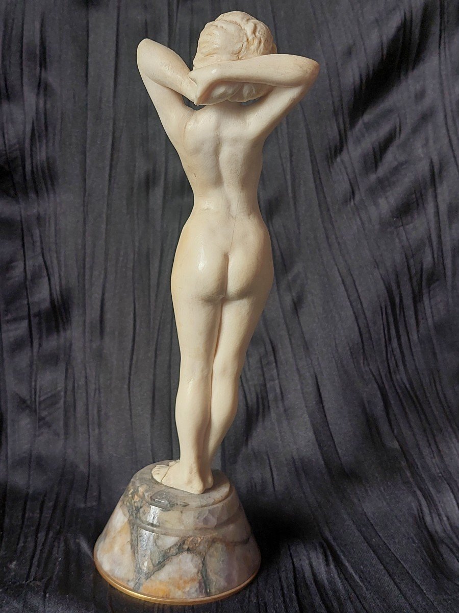 Ravissante sculpture en ivoire d'une Nymphe. Travail français vers 1930 Art  Déco-photo-3