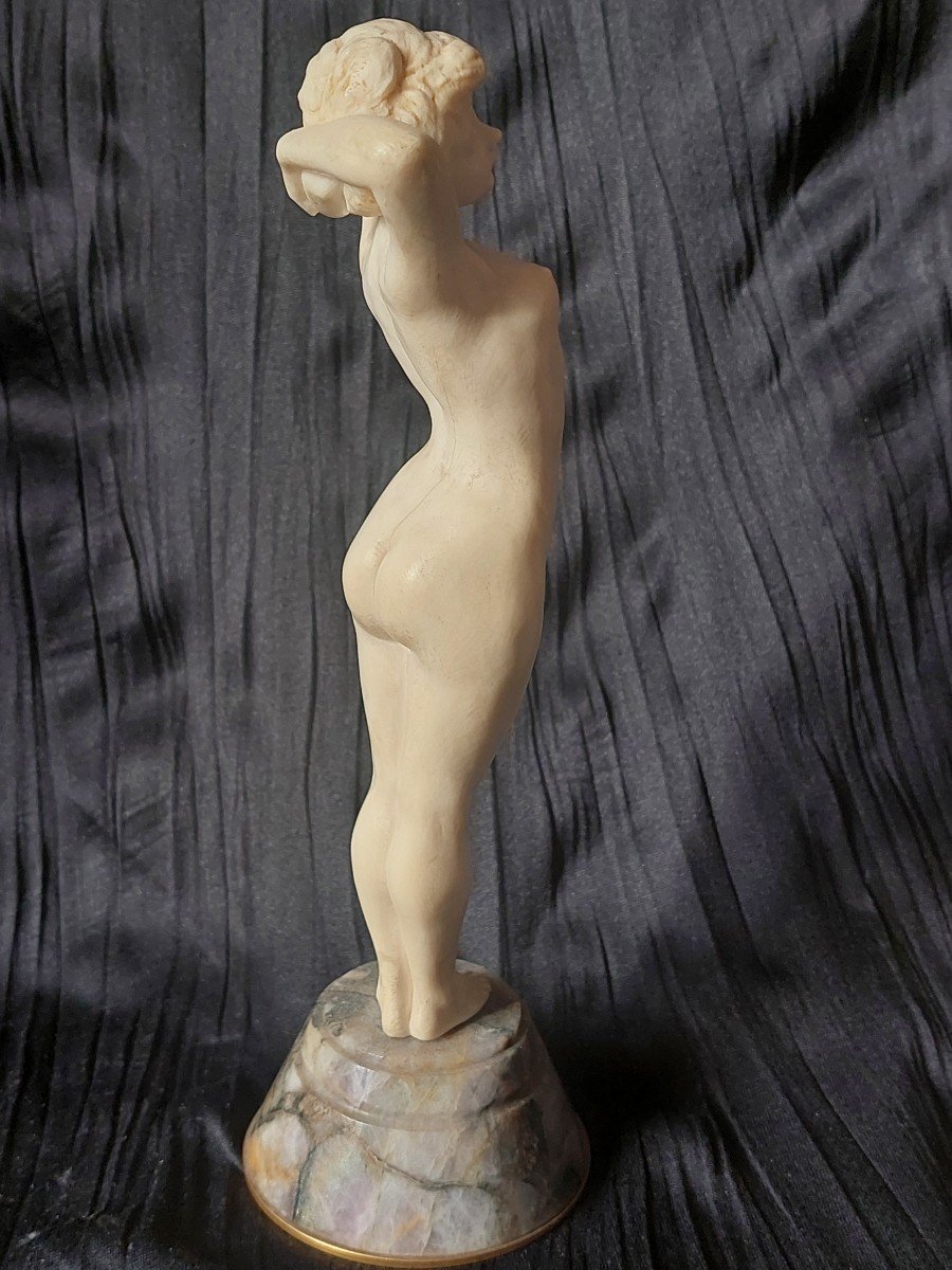 Ravissante sculpture en ivoire d'une Nymphe. Travail français vers 1930 Art  Déco-photo-4