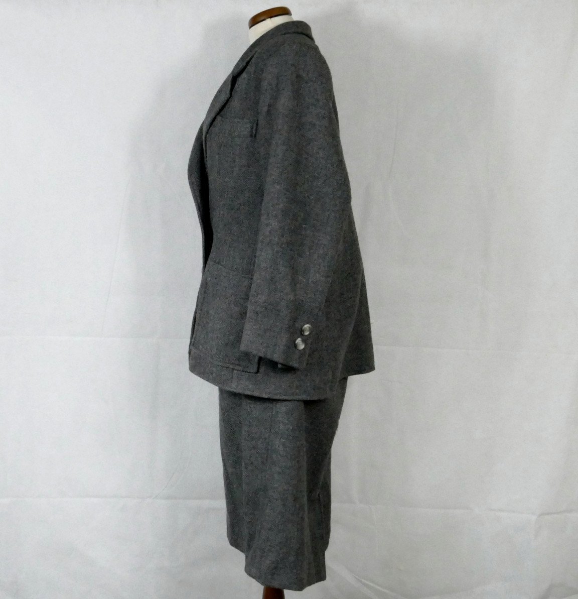 Yves Saint Laurent, Variation, Tailleur, Jupe Et Veste Taille 46 / 42.-photo-2