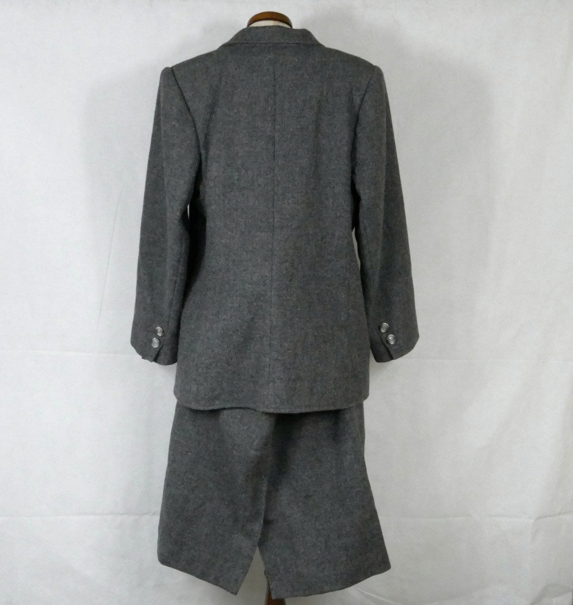 Yves Saint Laurent, Variation, Tailleur, Jupe Et Veste Taille 46 / 42.-photo-3