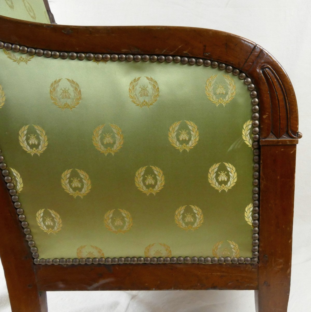 Empire Shepherdess In Mahogany, Green Bee Trim.-photo-7