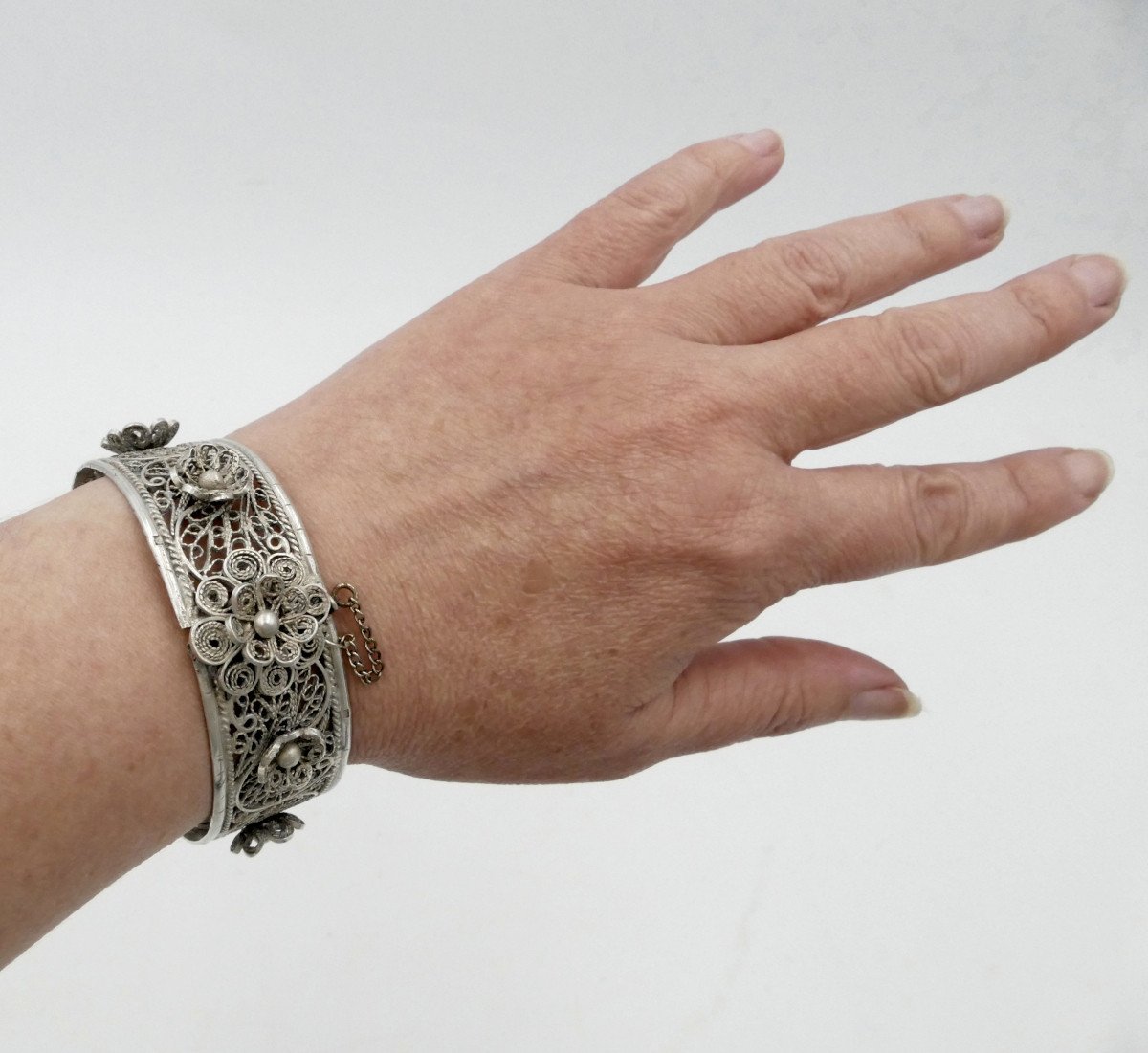 Cuff Bracelet With Flower Decor, Sterling Silver, Tunisia, 20th Century.-photo-4