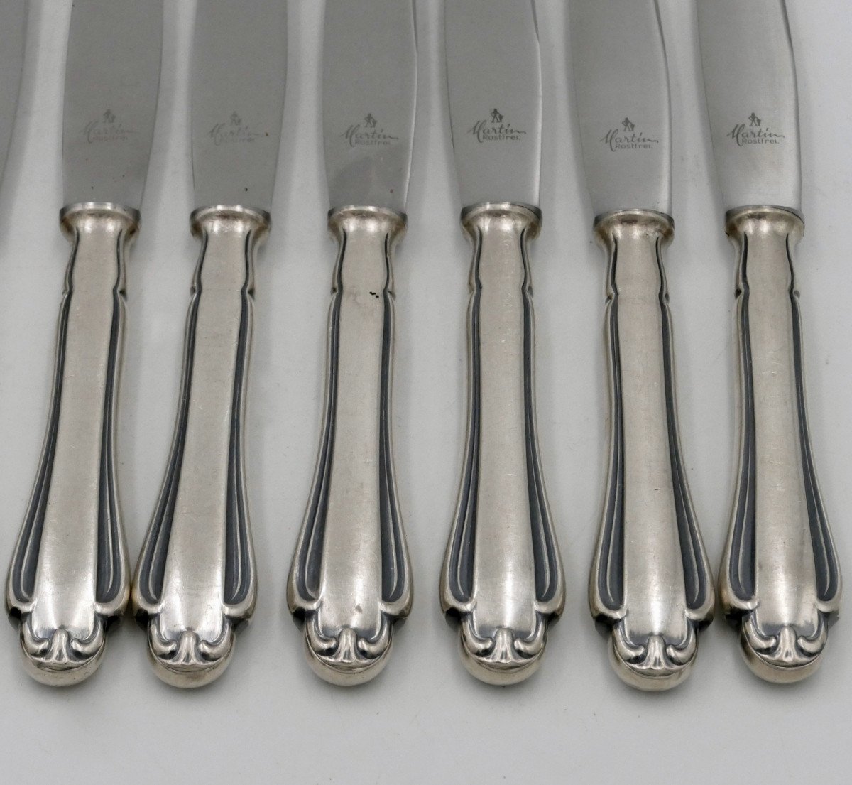 Martin Rostfrei, 12 Couteaux, Manche Plaqué Argent Lame Inox, Vers 1930.-photo-3
