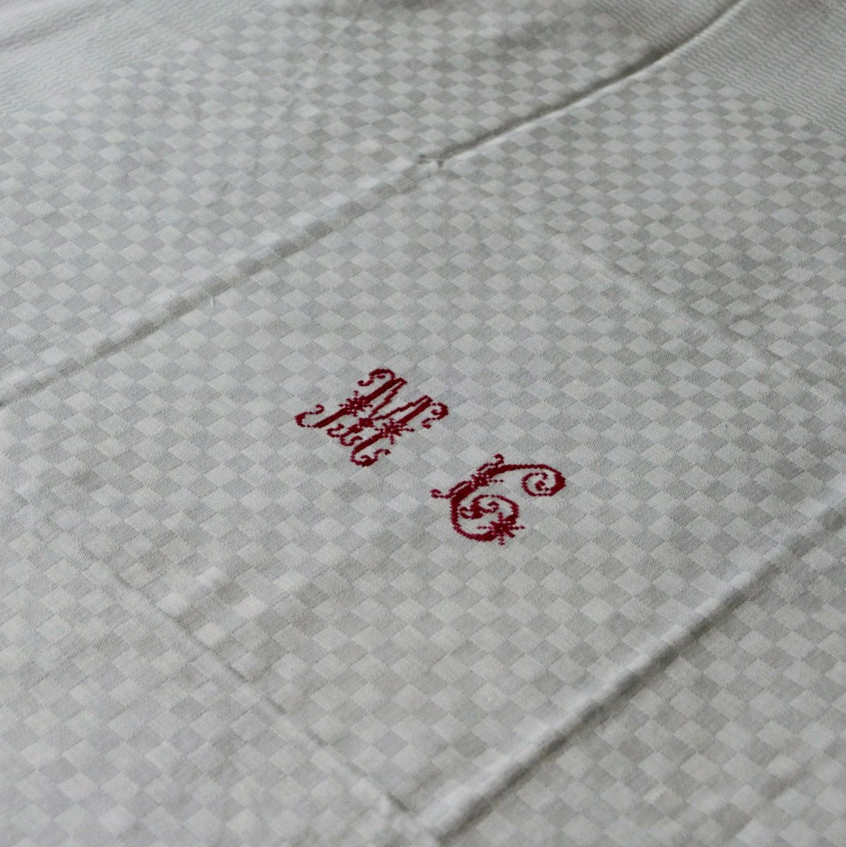 Onze Serviettes Damassées, Monogramme Rouge « M C », Art Déco. -photo-1