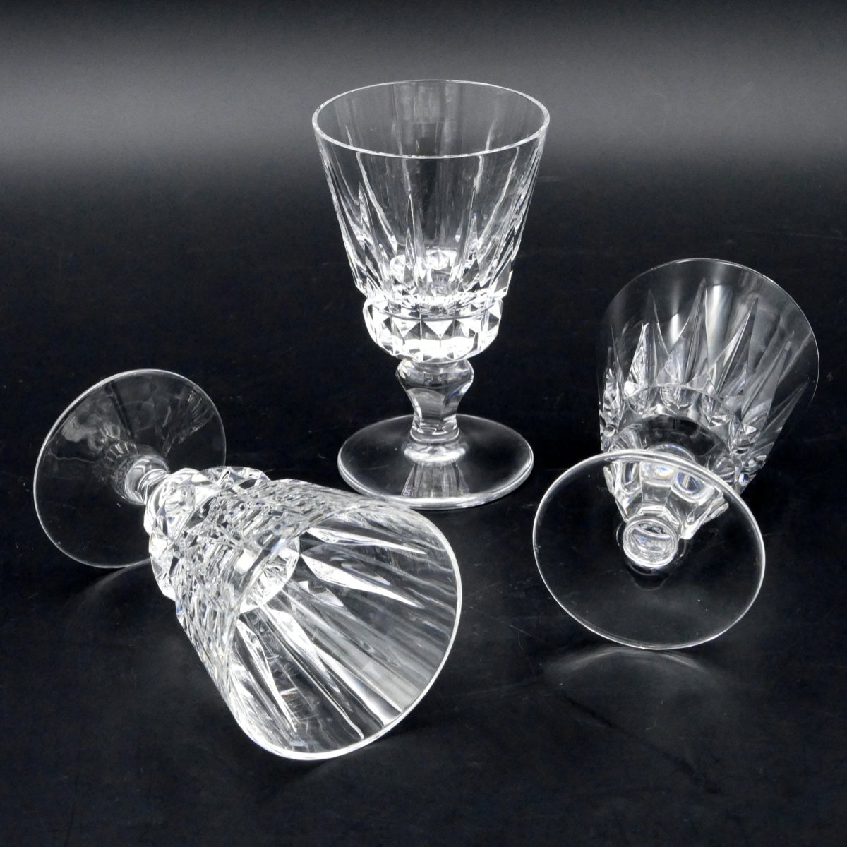 Saint Louis, Modèle Guernesey, 5 Verres à Vin Blanc En Cristal, XXe Siècle.-photo-2