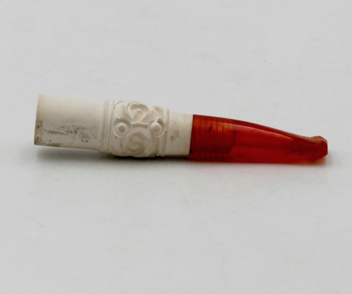 Bakelite And Sculpted Meerschaum Cigarette Holder, In A Case, Early 20th Century.-photo-4