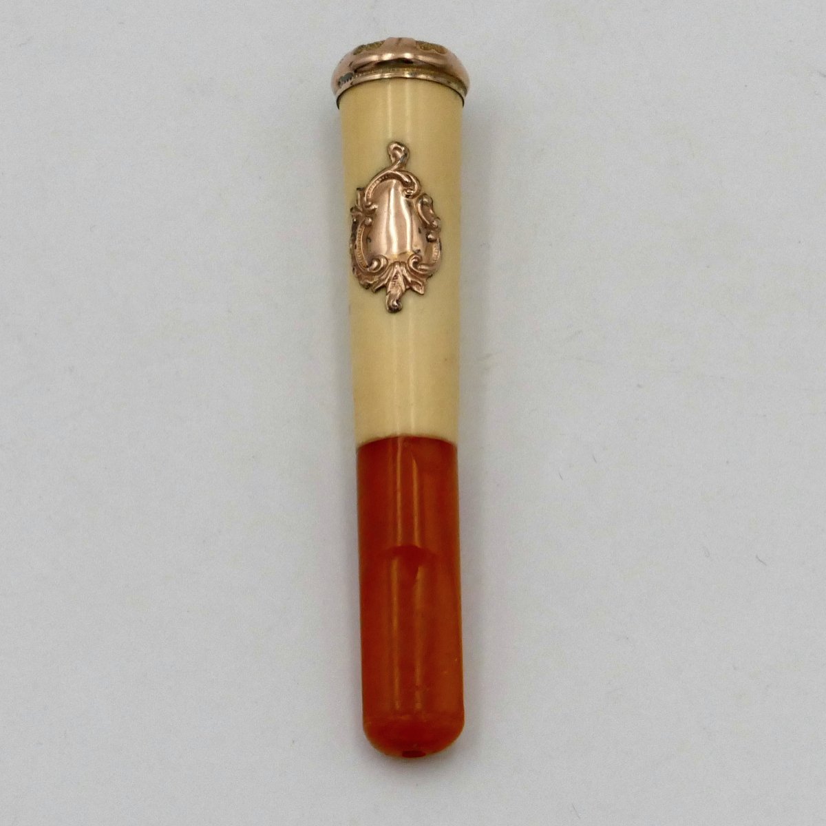 Fume cigarette ambre, vermeil et os en écrin, début XXe siècle.-photo-4