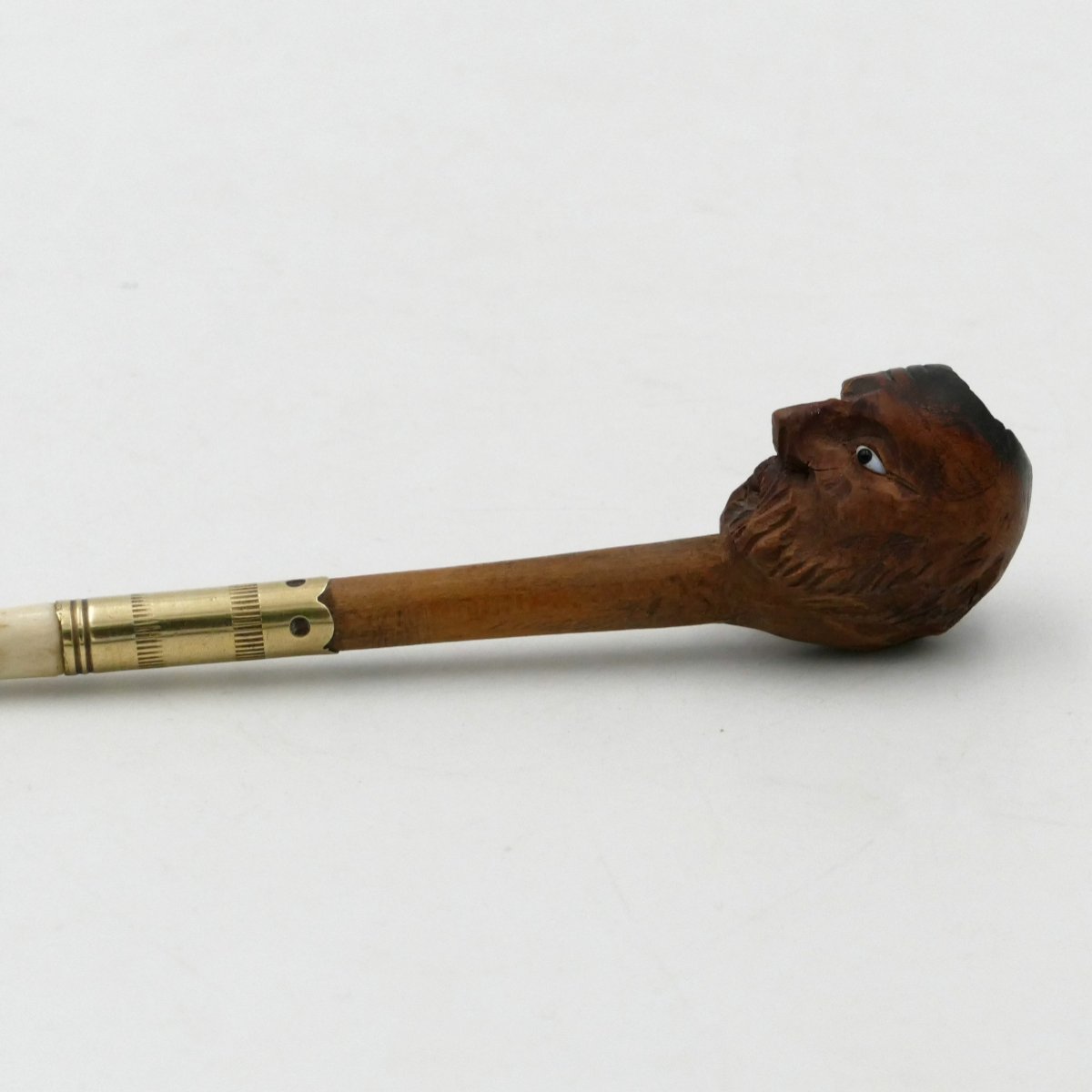 Fume cigarette, tête de vieil homme en bois, os et yeux en verre, début XXe siècle.-photo-4