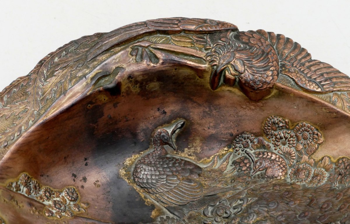 Japan, Embossed Copper Pocket Emptier, Late 19th / Early 20th Century, Peacock And Phoenix Decoration.-photo-1