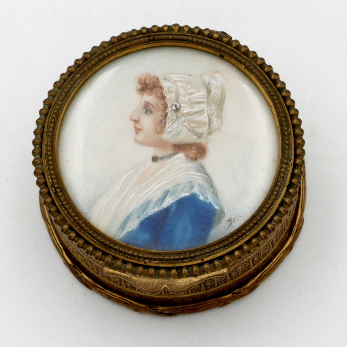 Boite avec miniature, jeune femme en costume traditionnel de Vannes, Derval (?), 1900.-photo-4
