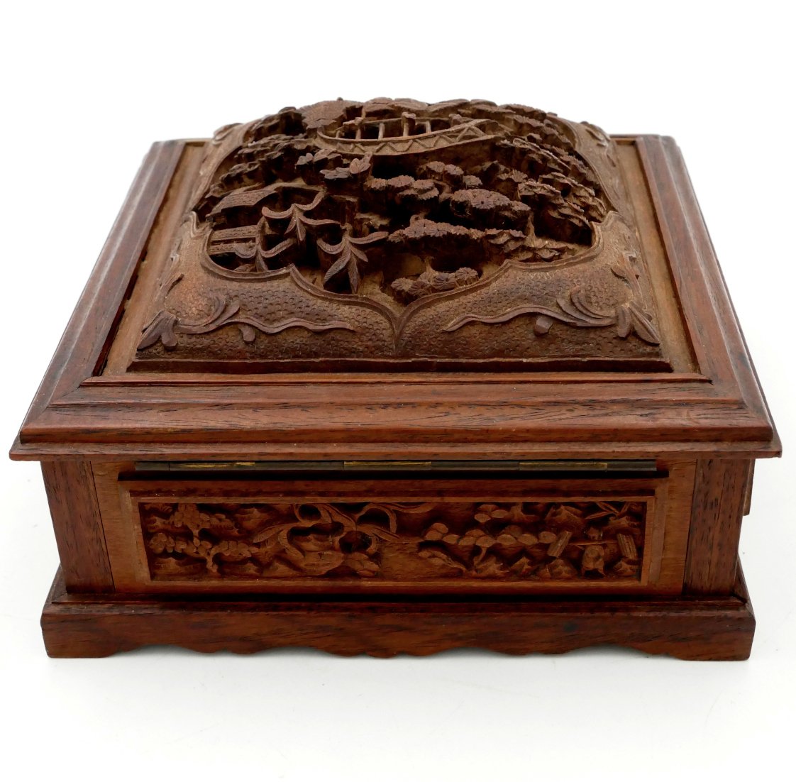 Chine, boite en bois au riche décor ajouré, début XXe siècle.-photo-4