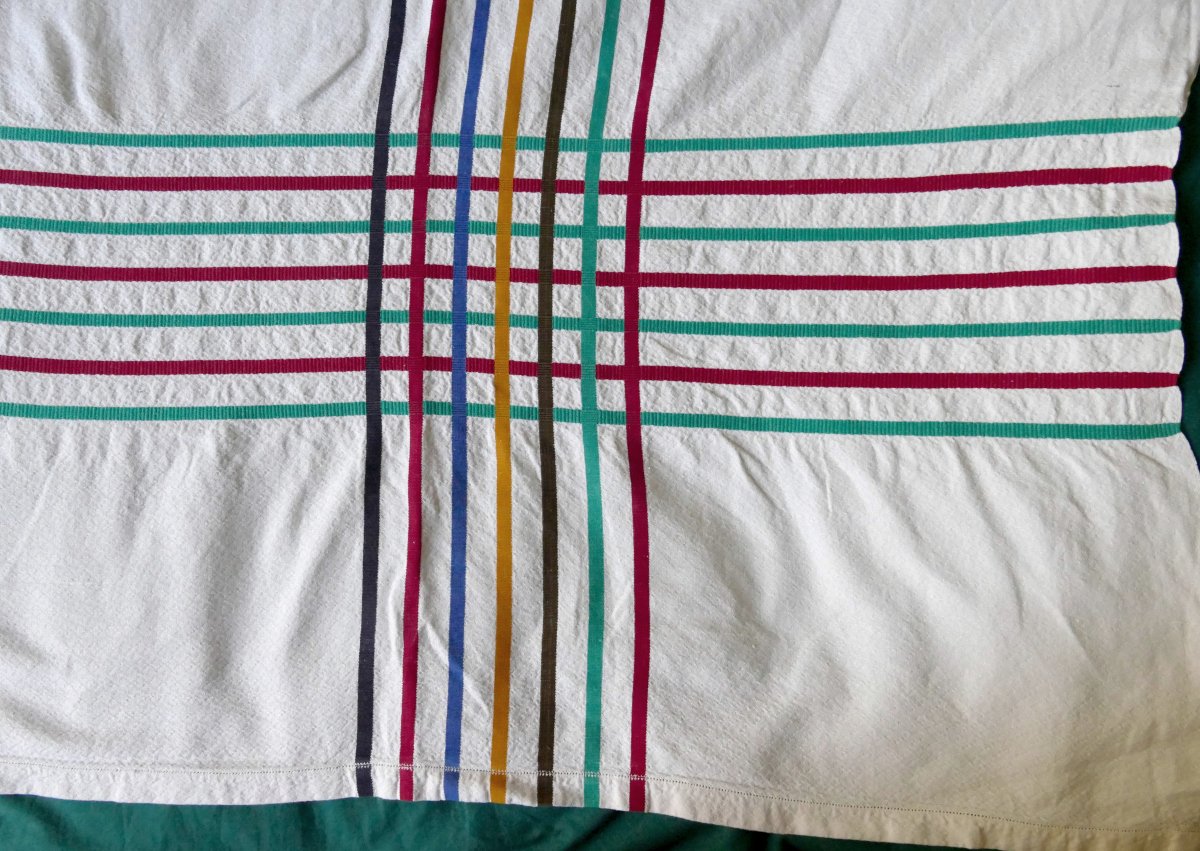 Nappe du Pays Basque, monogramme « A B », rayures multicolores, milieu XXe siècle. -photo-2