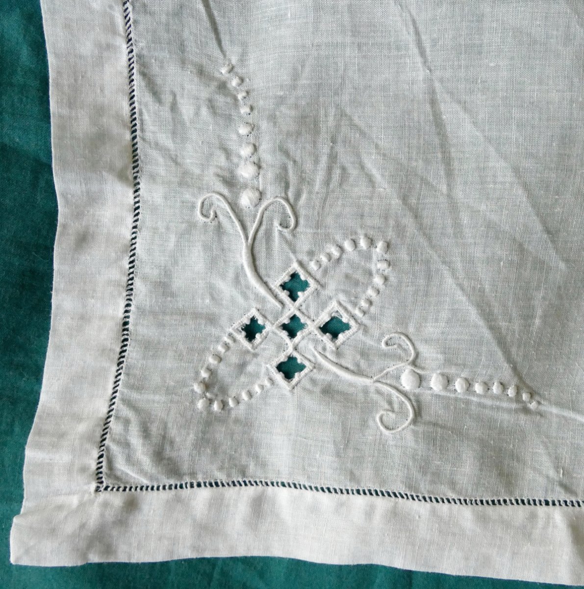 Tea Service, Tablecloth And Twelve Embroidered And Openwork Napkins, Art Nouveau. -photo-3