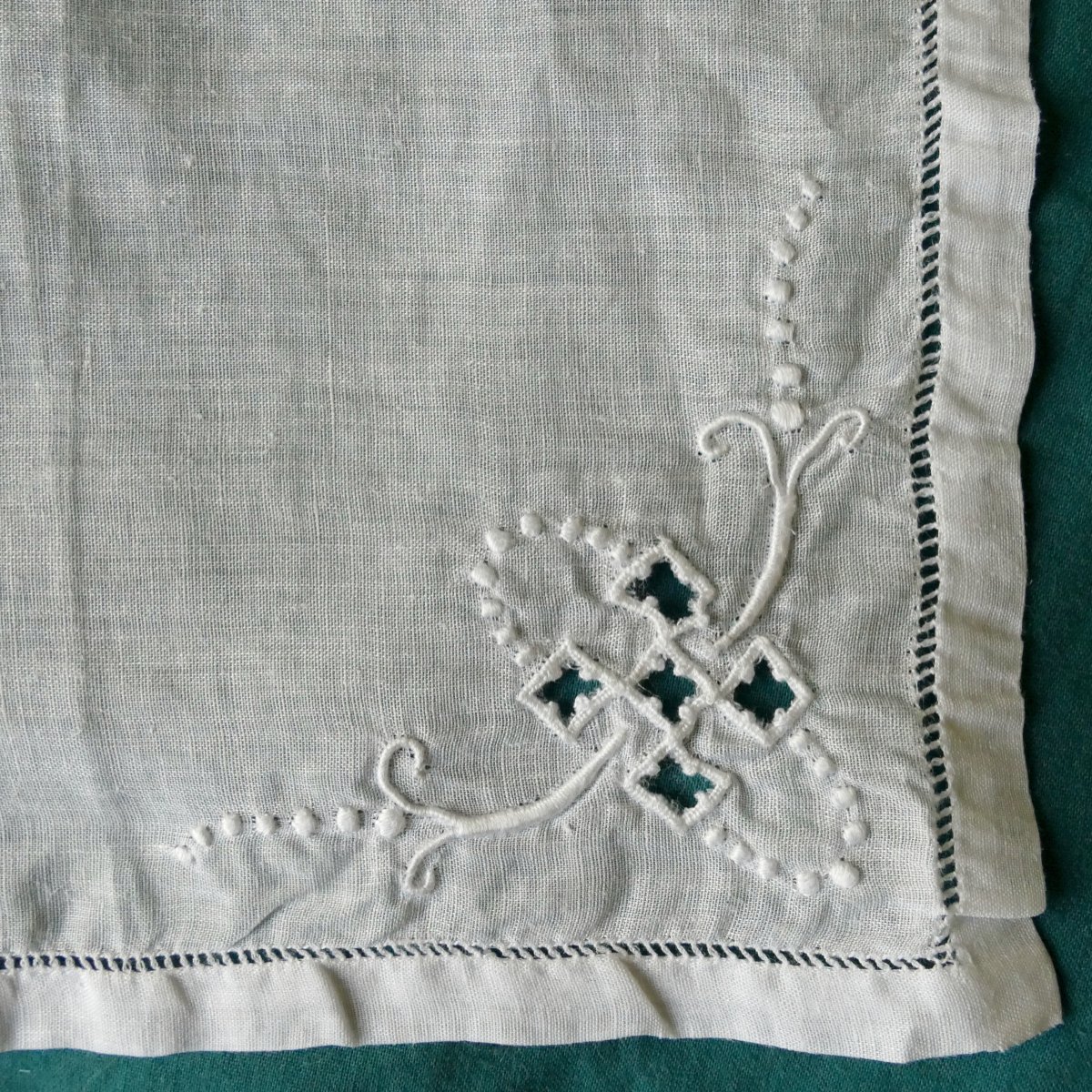 Tea Service, Tablecloth And Twelve Embroidered And Openwork Napkins, Art Nouveau. -photo-1