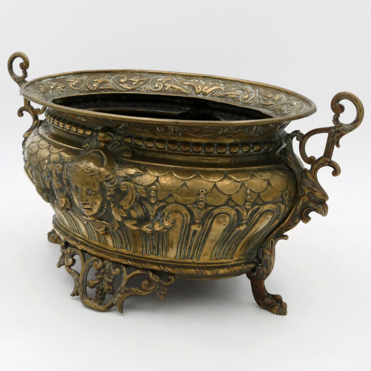 Jardinière In Embossed Brass And Bronze, Decorated With Female Faces, Napoleon III.-photo-4