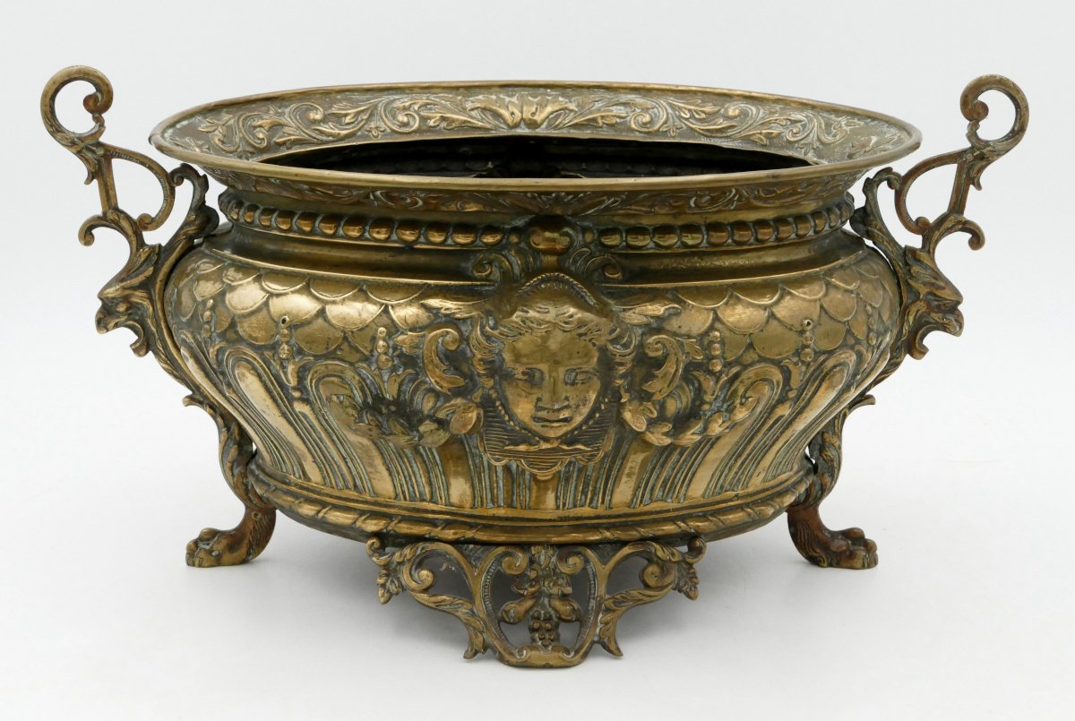 Jardinière In Embossed Brass And Bronze, Decorated With Female Faces, Napoleon III.-photo-1