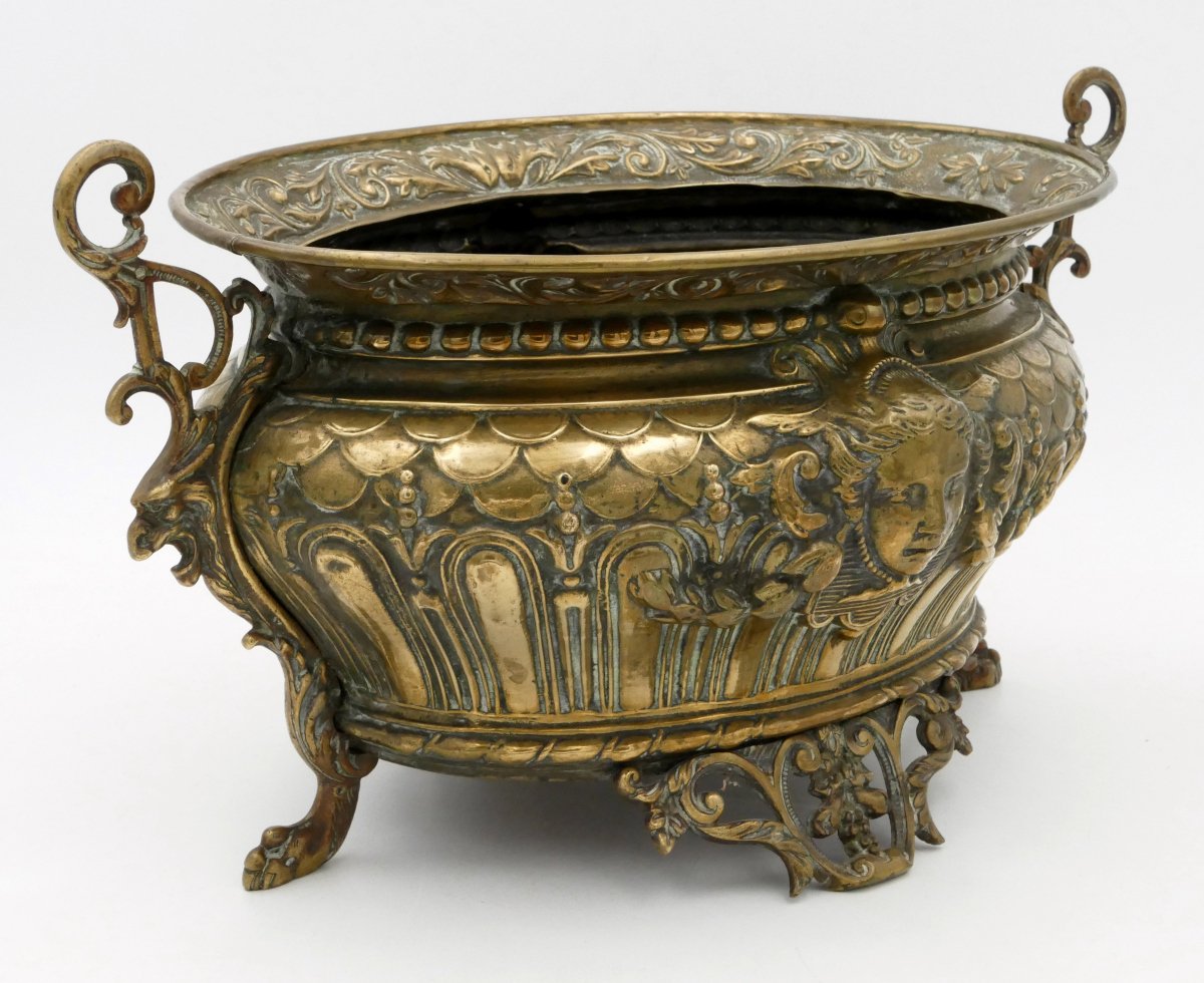 Jardinière In Embossed Brass And Bronze, Decorated With Female Faces, Napoleon III.-photo-2
